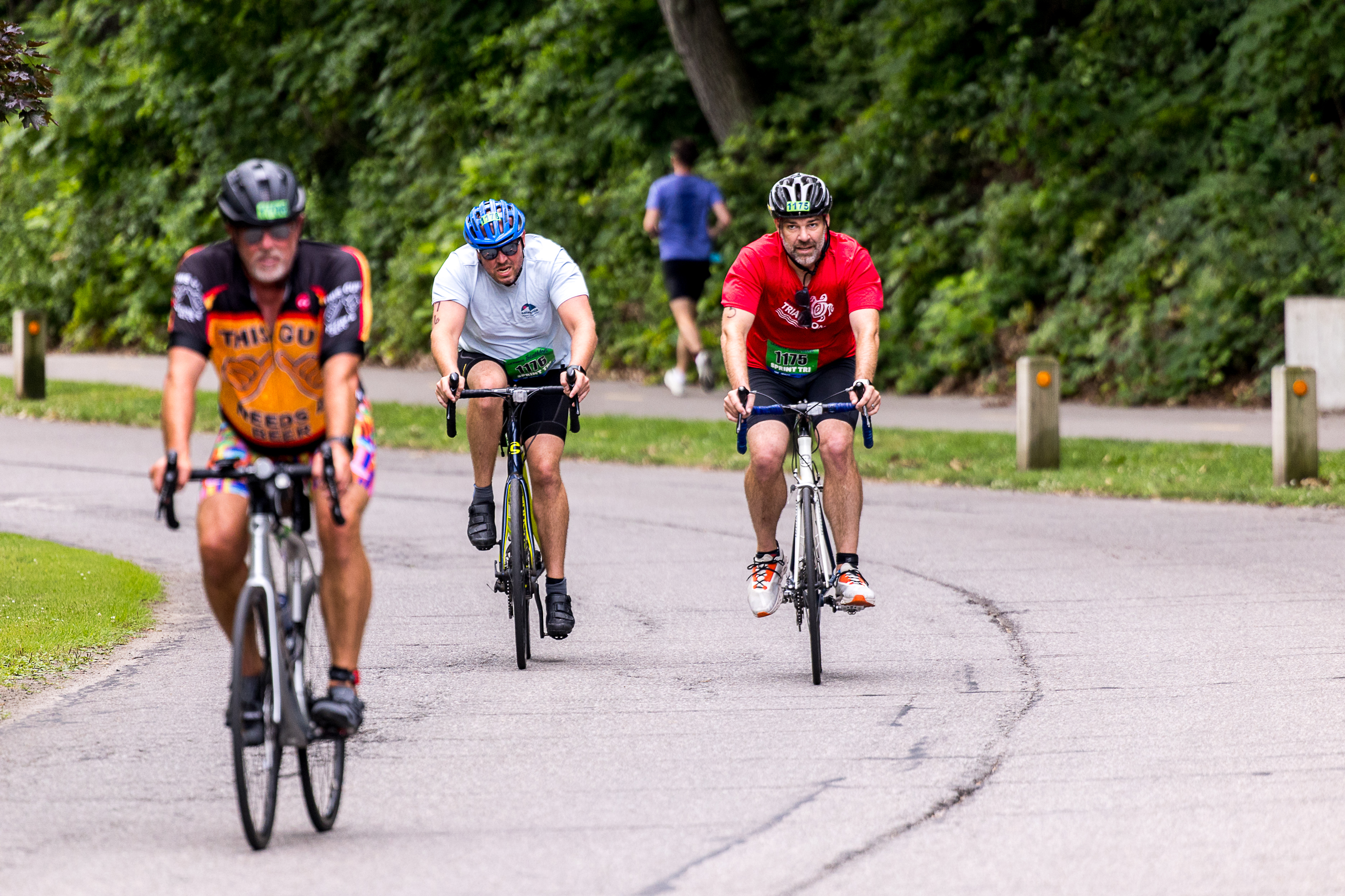 Cyclists on the La Porte course